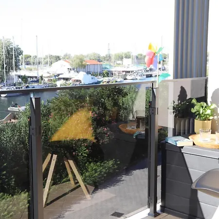 River Glimpse شقة فيوميتشينو